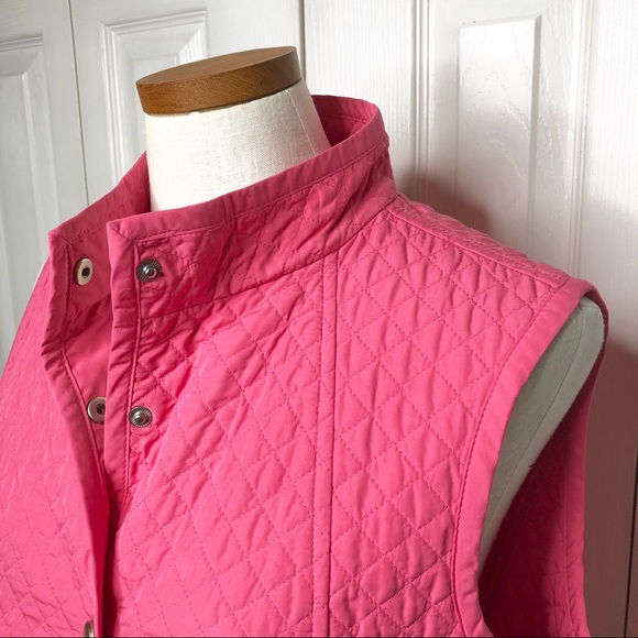 Talbots quilted lightweight vest, snap closure - Picture 2 of 6